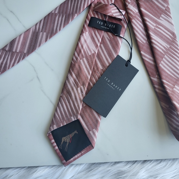 Ted Baker Dusty Pink silk Tie Wave Mens Tie New with tags - Picture 5 of 8